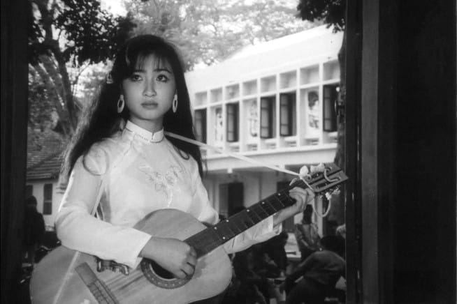 Singing in the Rainy Afternoon / Hát Giữa Chiều Mưa (World Premiere)